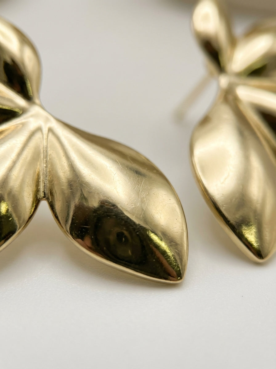 Aretes En Flor Dorados Elegantes ✨