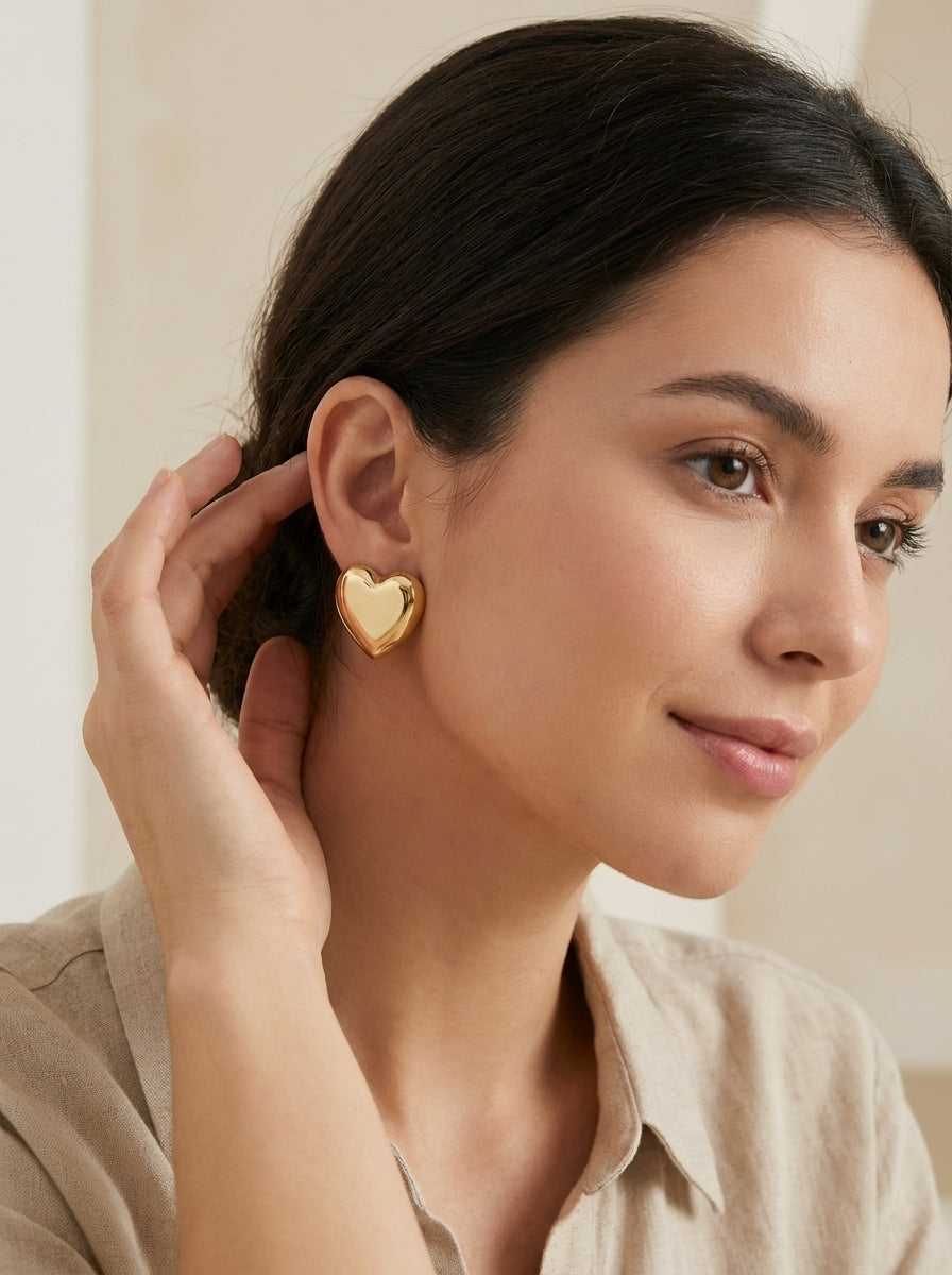 Aretes De Corazón  Dorados Elegantes ✨