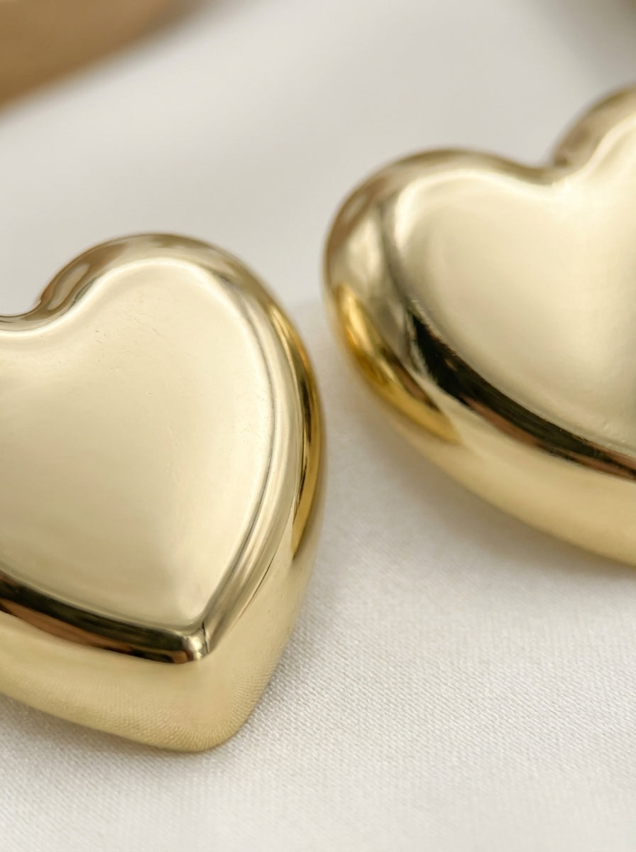Aretes De Corazón  Dorados Elegantes ✨