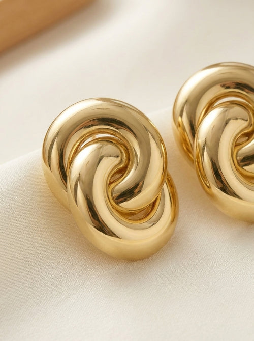 Aretes Nudo Dorados Elegantes ✨