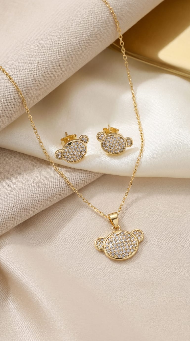 Juego de Aretes y Collar en Rodio – Diseño Elegante⭐