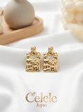 Aretes Cuadrados Texturizados Dorados ✨
