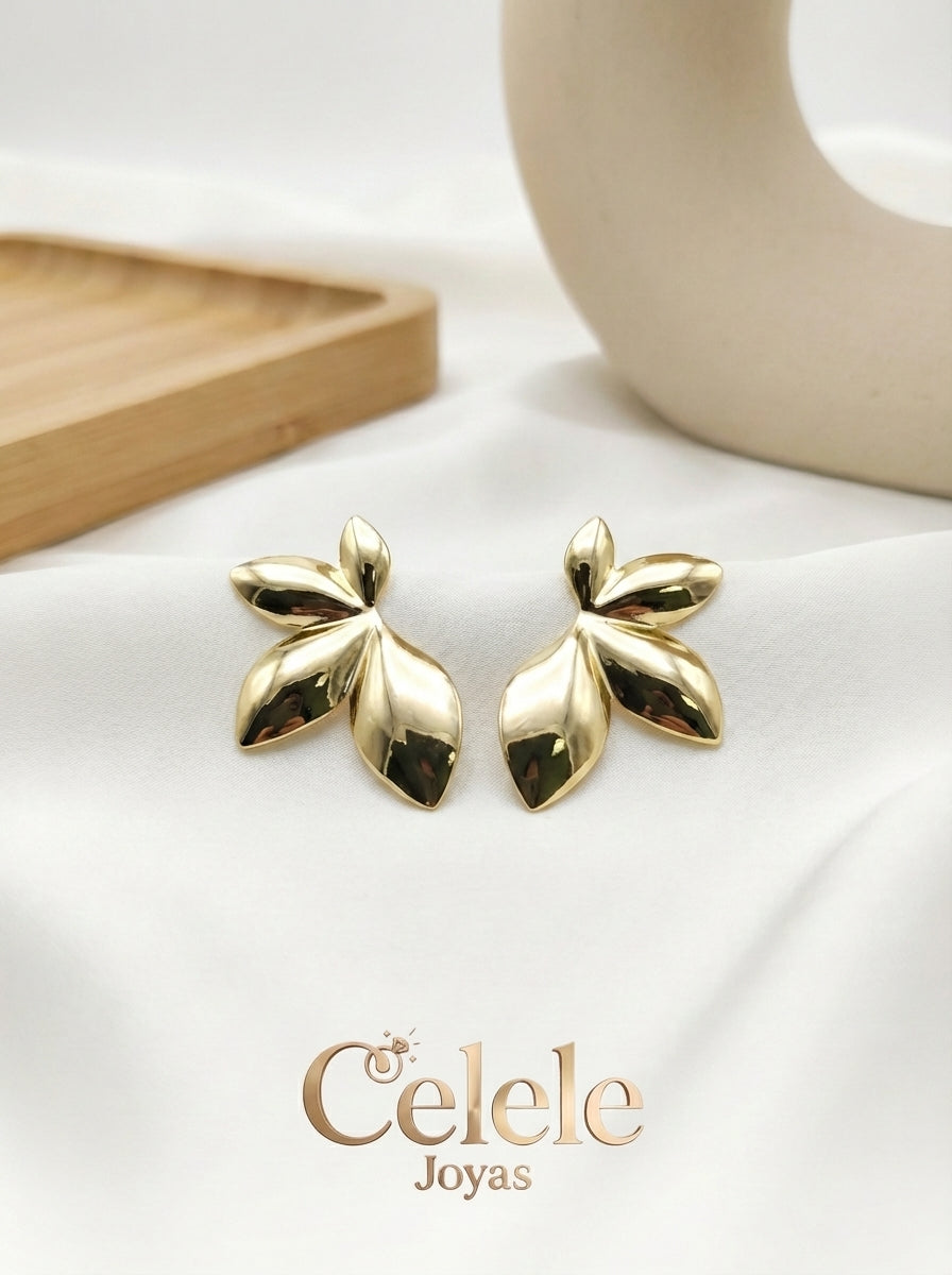 Aretes En Flor Dorados Elegantes ✨